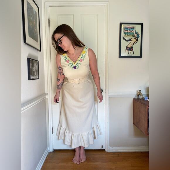 70s Vintage Cream Knit Maxi Dress w embroidered neckline - Picture 4 of 10